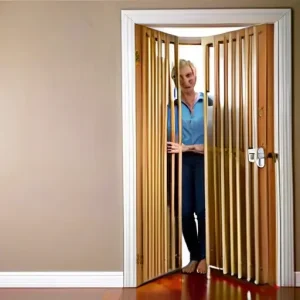 Как убрать вибрацию и дребезг двери: причины и устранение