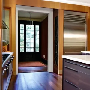 Двери на кухню: как выбрать покрытие, чтобы не страдало от пара