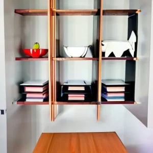 Рейки на стене: как сделать современно и не «офисно»