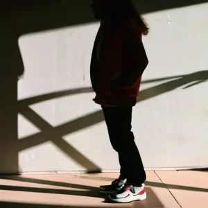 Теневой профиль: что это и как влияет на вид ремонта