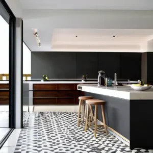 Как выбрать плитку для кухни: практичность, швы и уход