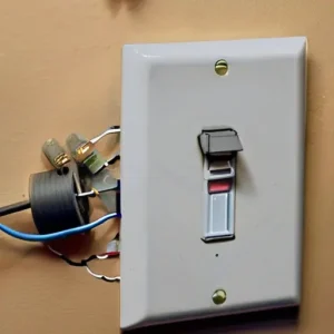 Мастер-выключатель: как одной кнопкой выключить свет во всем доме